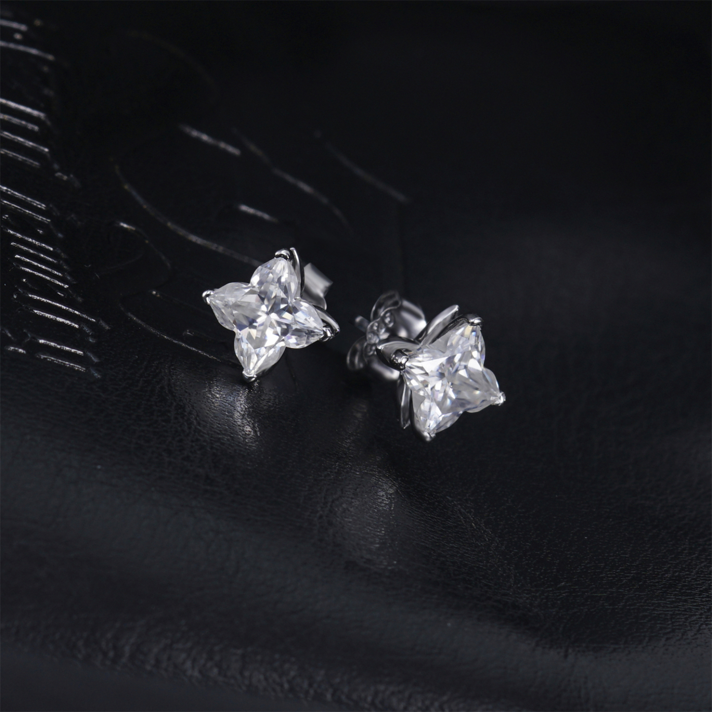 Delzzad Solitaire Clover Stud Earrings Lab-Created Moissanite Stud Earring S925 Sterling Silver Moissanite Jewelry Perfect Birthday Gift for Men Women Wedding Set