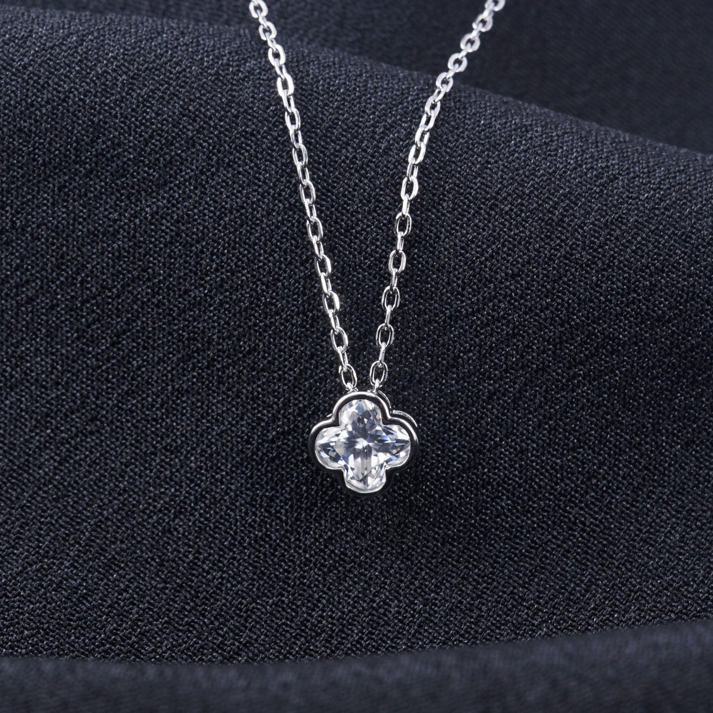 Delzzad 1ct Clover Cluster Pendant Necklace Lab-Created Moissanite Necklace S925 Sterling Silver Moissanite Jewelry Engagement Wedding Anniversary Perfect Gifts