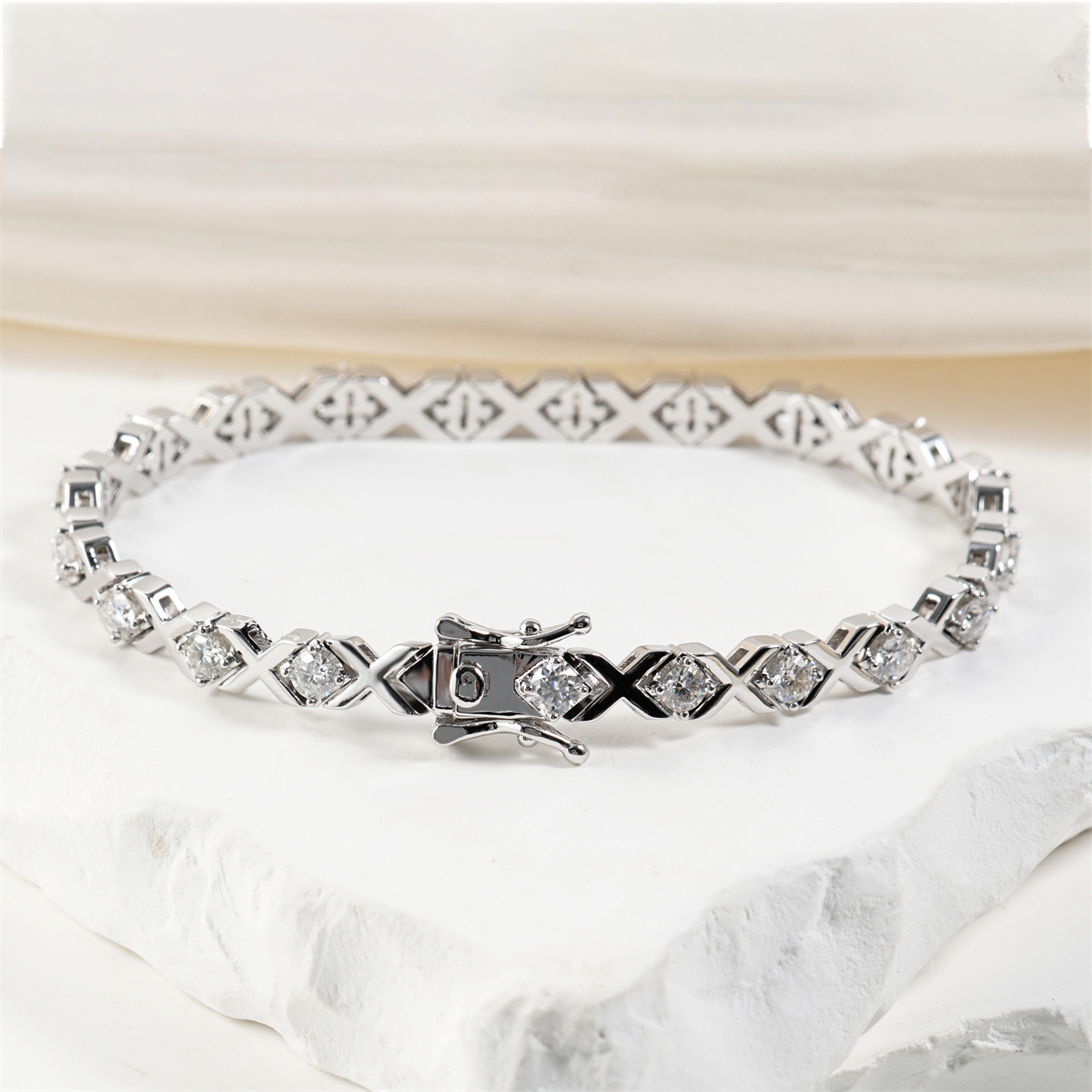 XOXO Infinite Bracelet Eternal Hugs Tennis Bracelet VVS Synthetic Moissanite Copper Chain