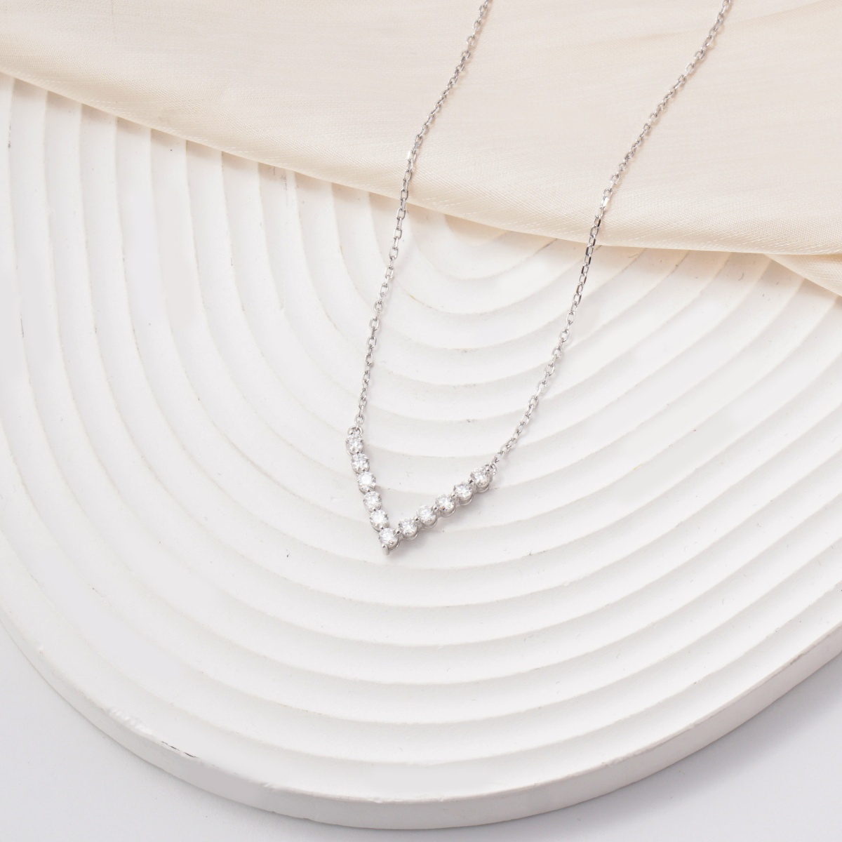 Classic V-Shaped chevron Necklace Round Cut VVS Synthetic Moissanite S925 Chain