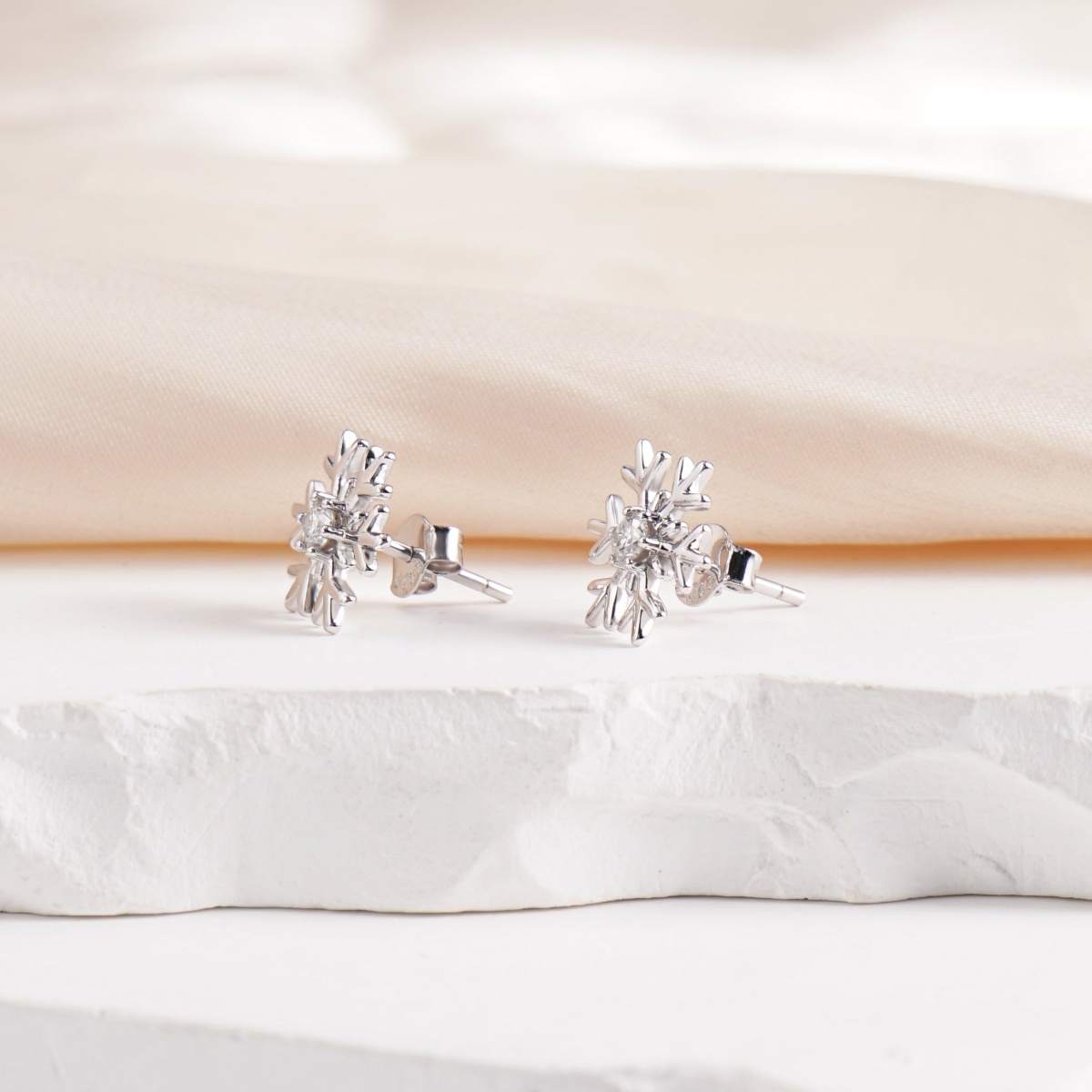 Delzzad Romantic Icy Snowflake Stud Earrings Synthetic Moissanite S925 Earring Jewelry Perfect Birthday Engagement Anniversary Christmas Gift