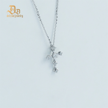 Delzzad S925 Synthetic Moissanite Cross Necklace 18inches