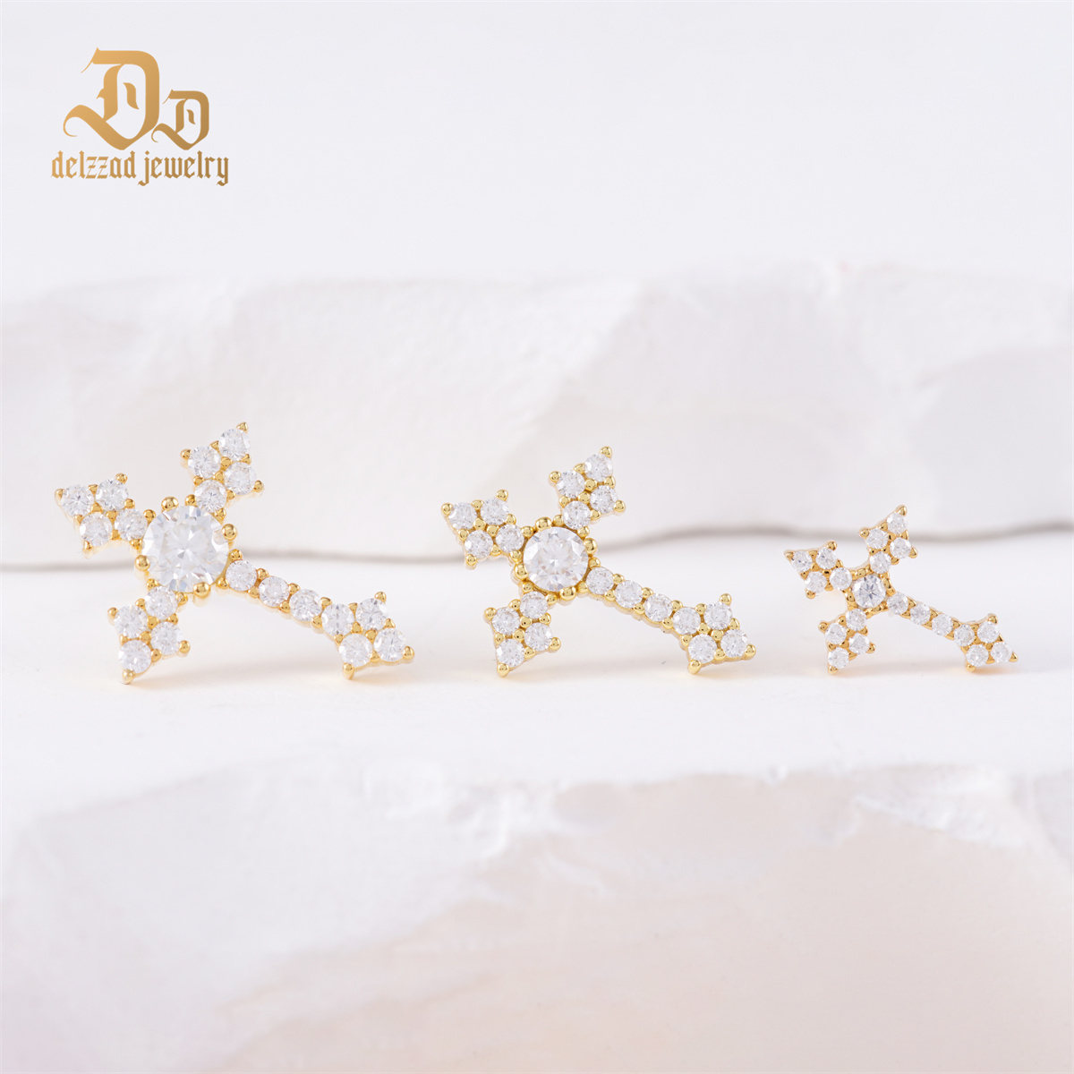 Cross Prong Stud Earrings S925 & D Color VVS Synthetic Moissanite