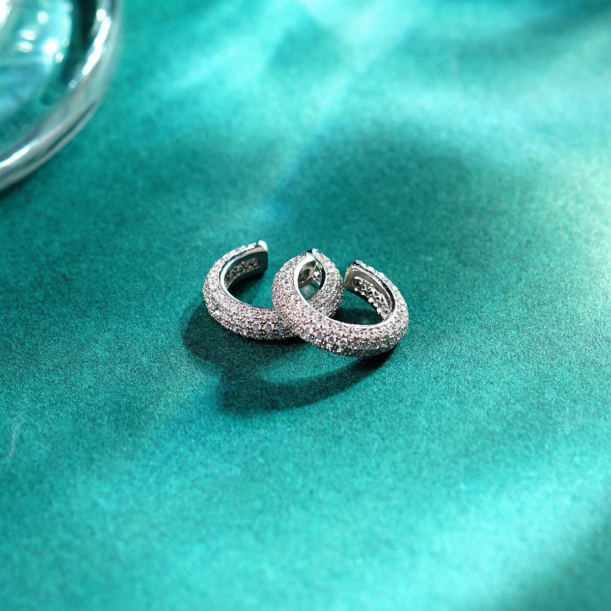 Sparkling Round Huggies Ear Cuffs S925 Synthetic Moissanite Unisex Earrings