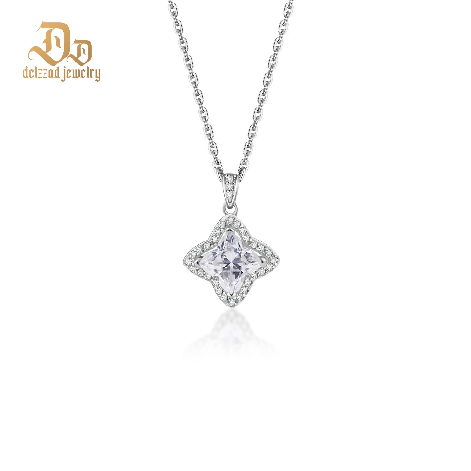 Delzzad 1.1ct Brilliant Iced-Out Four-Leaf Clover Pendant Necklace Lab-Created Moissanite Necklace S925 Sterling Silver Moissanite Jewelry Engagement Wedding Anniversary Perfect Gifts