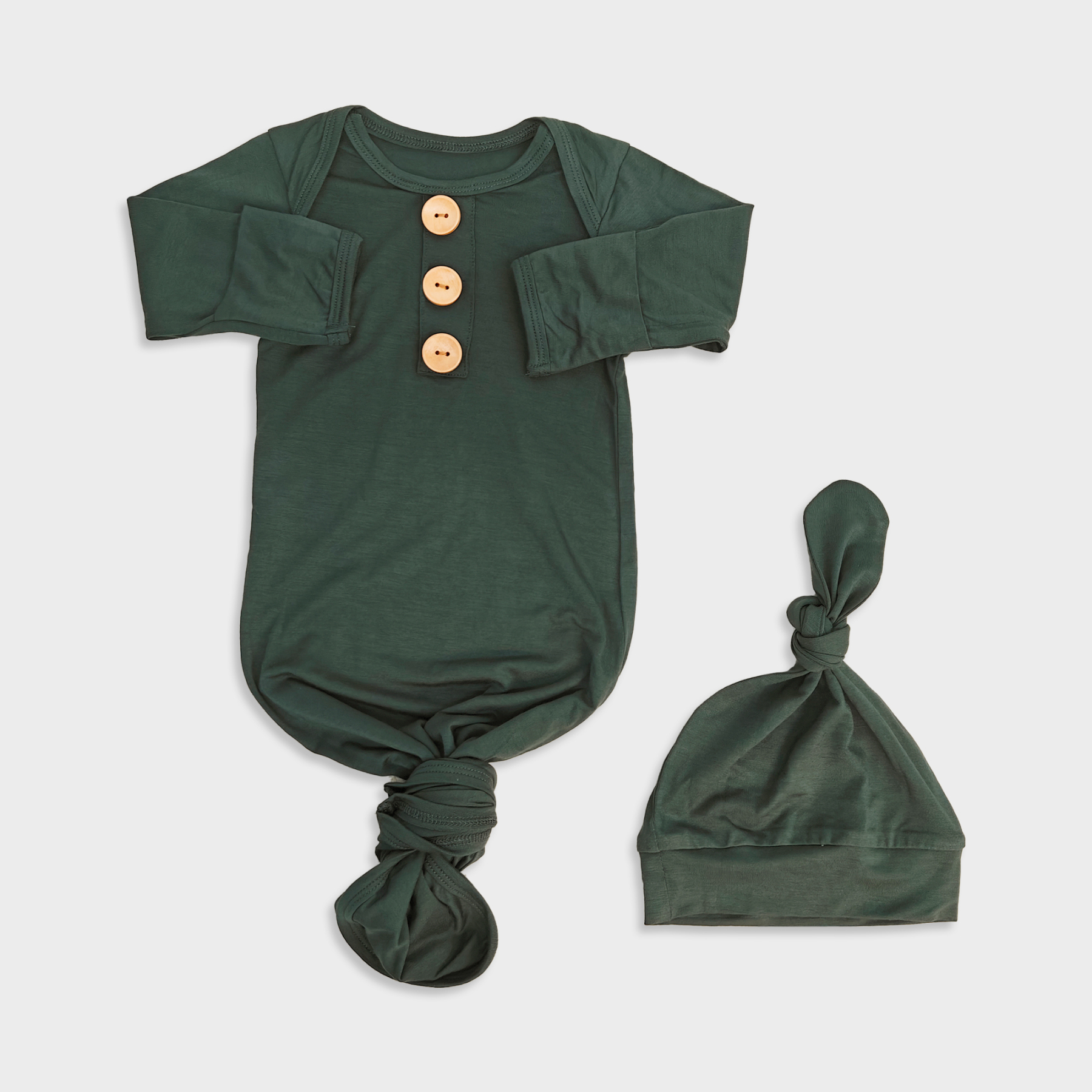 2pcs Baby Solid Color Knot Gowns with Button Closure