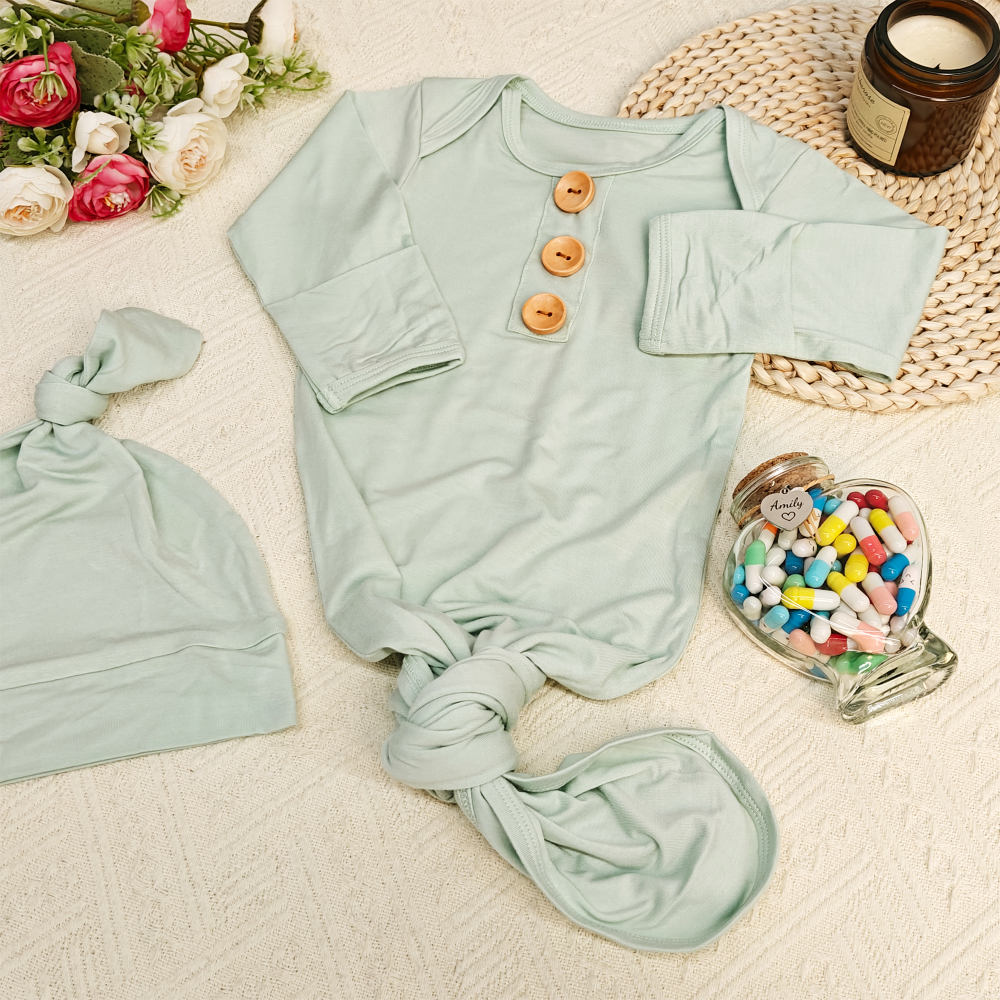 2pcs Baby Solid Color Knot Gowns with Button Closure