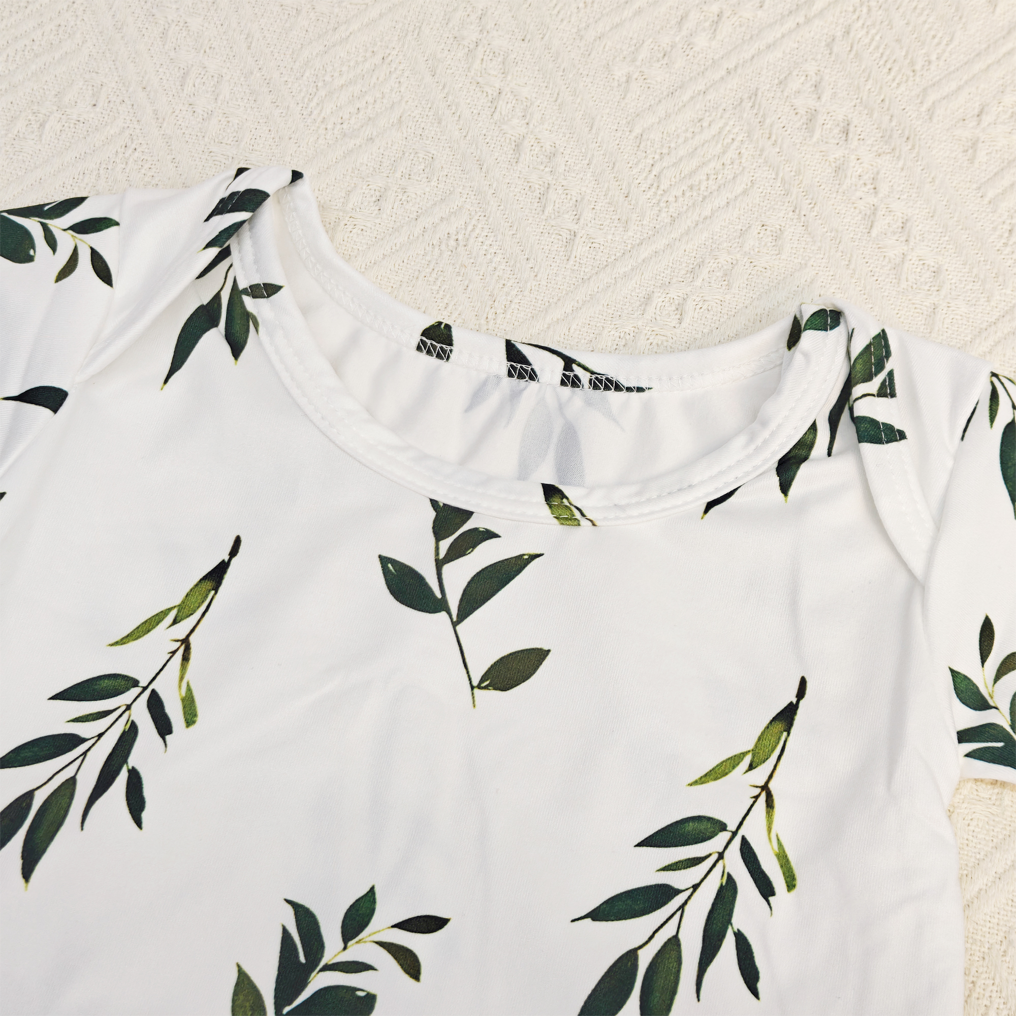 2pcs Baby Hooded Printed Knot Gowns, Comfortable & Cute