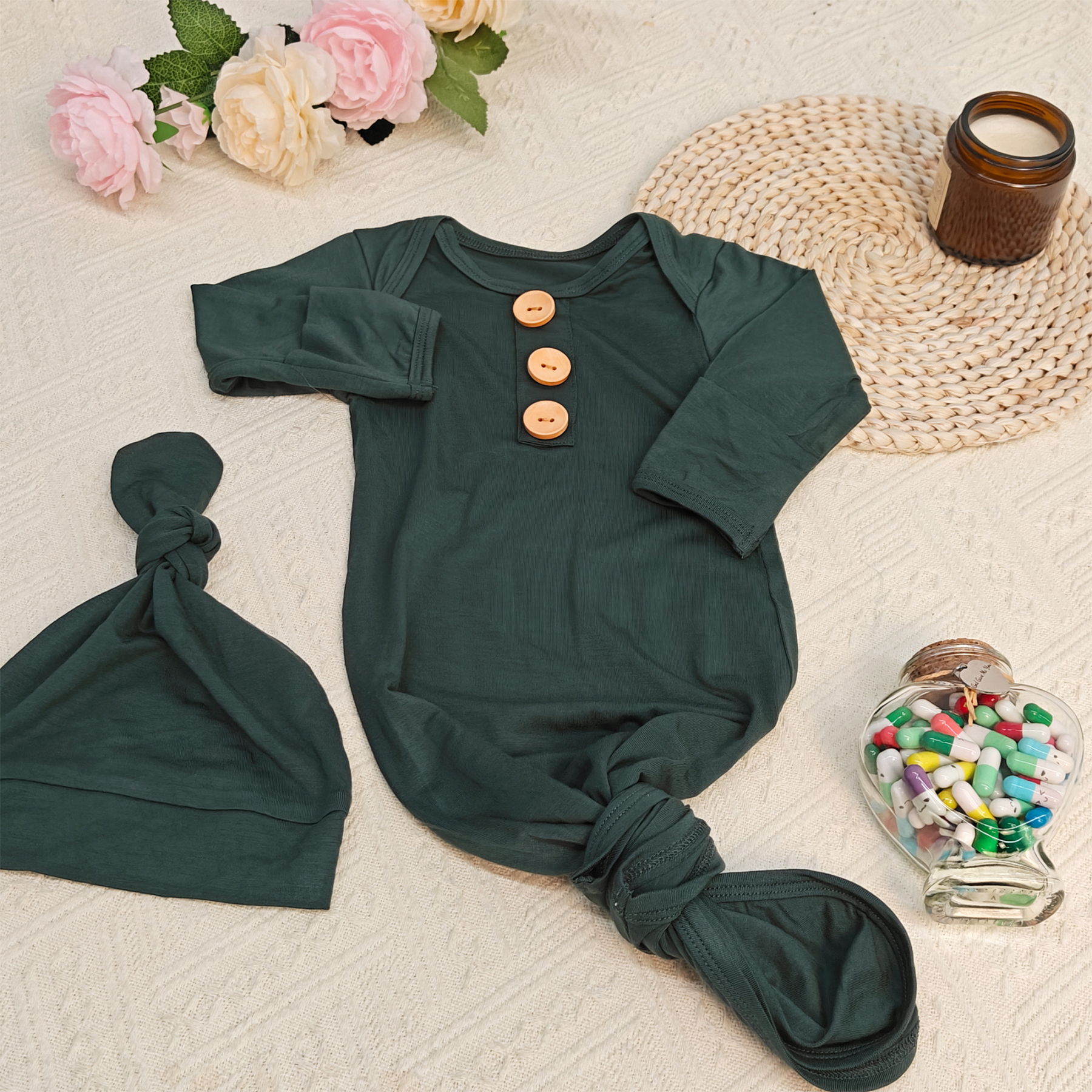 2pcs Baby Solid Color Knot Gowns with Button Closure