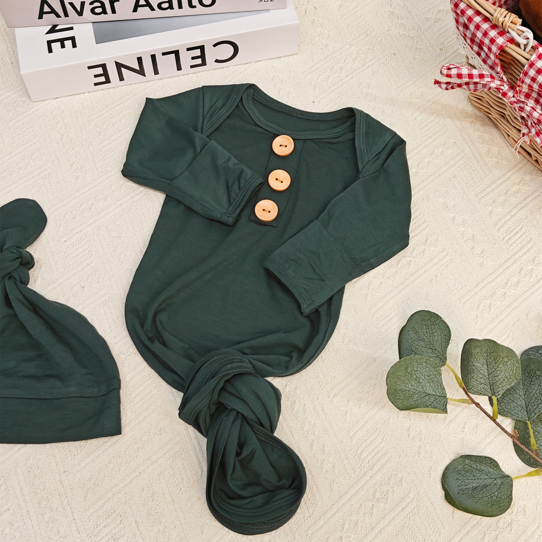 2pcs Baby Solid Color Knot Gowns with Button Closure