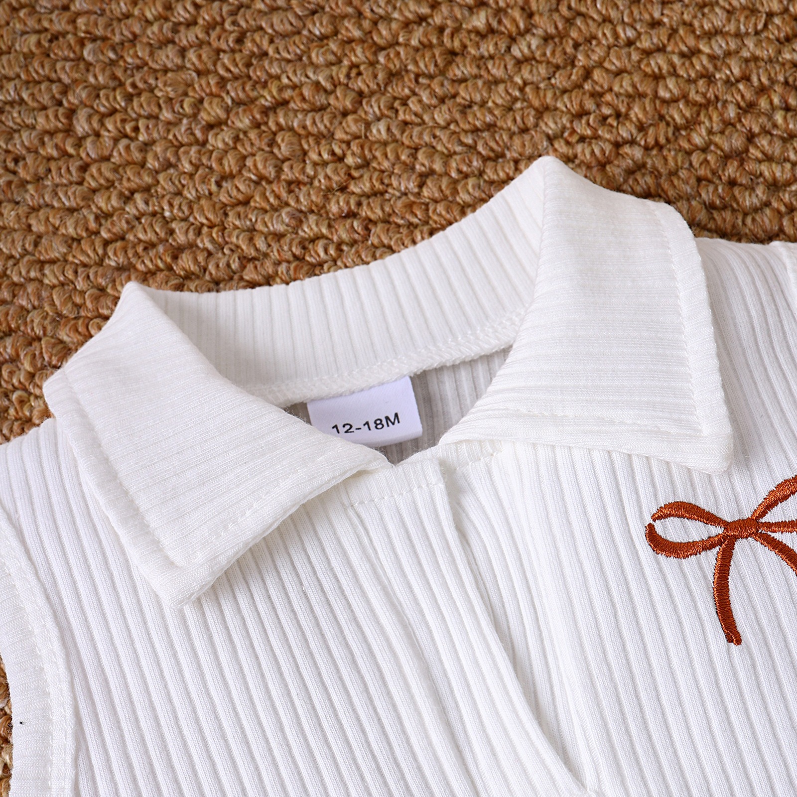 2pcs Toddler Girls White Ribbed Top And Printed Mini Skirt