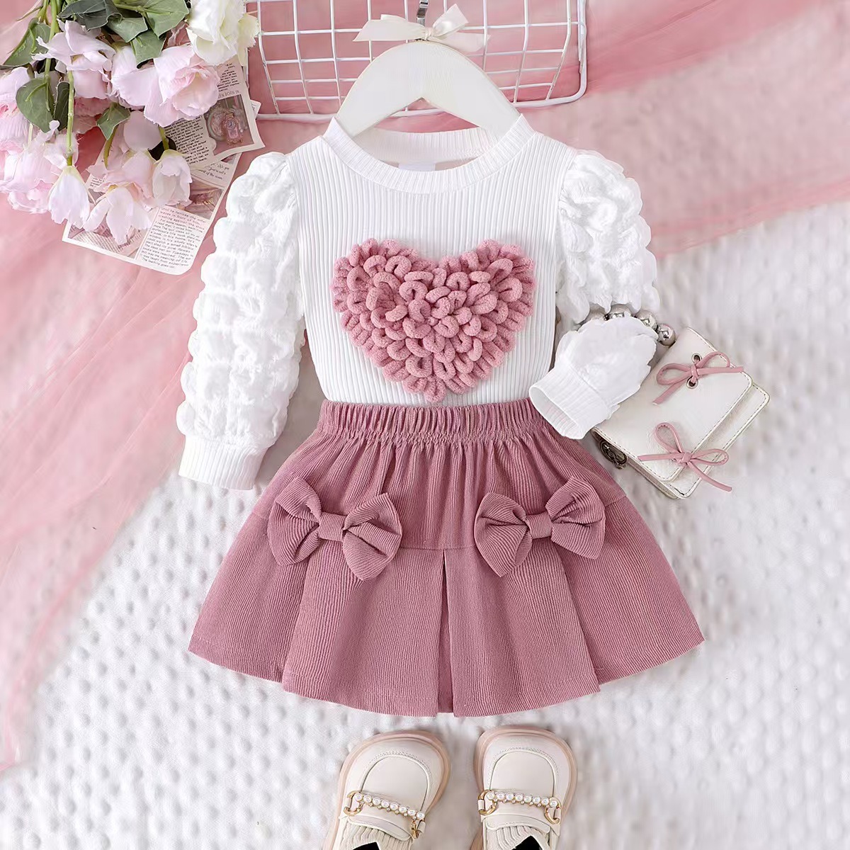 2pcs Heart Top And Flare Pants Outfit
