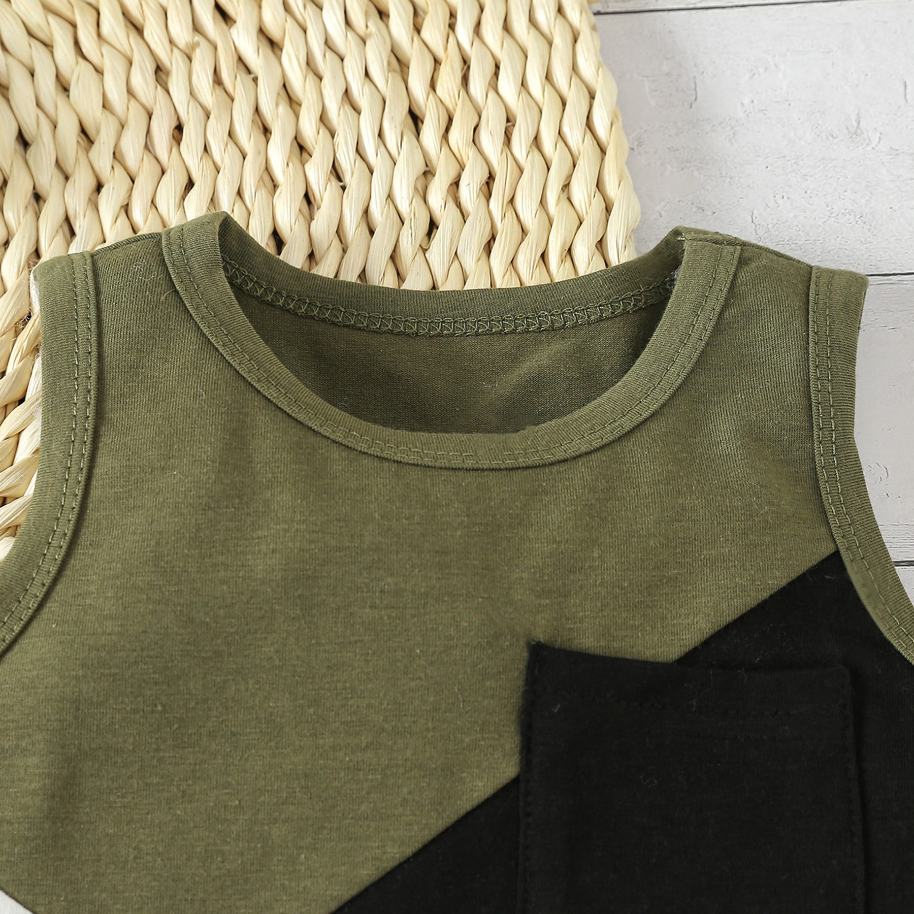 2pcs Toddler Boys Sleeveless Patchwork Top & Swim Trunks