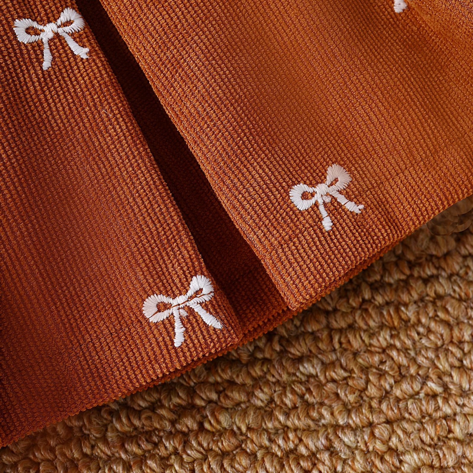 2pcs Toddler Girls White Ribbed Top And Printed Mini Skirt