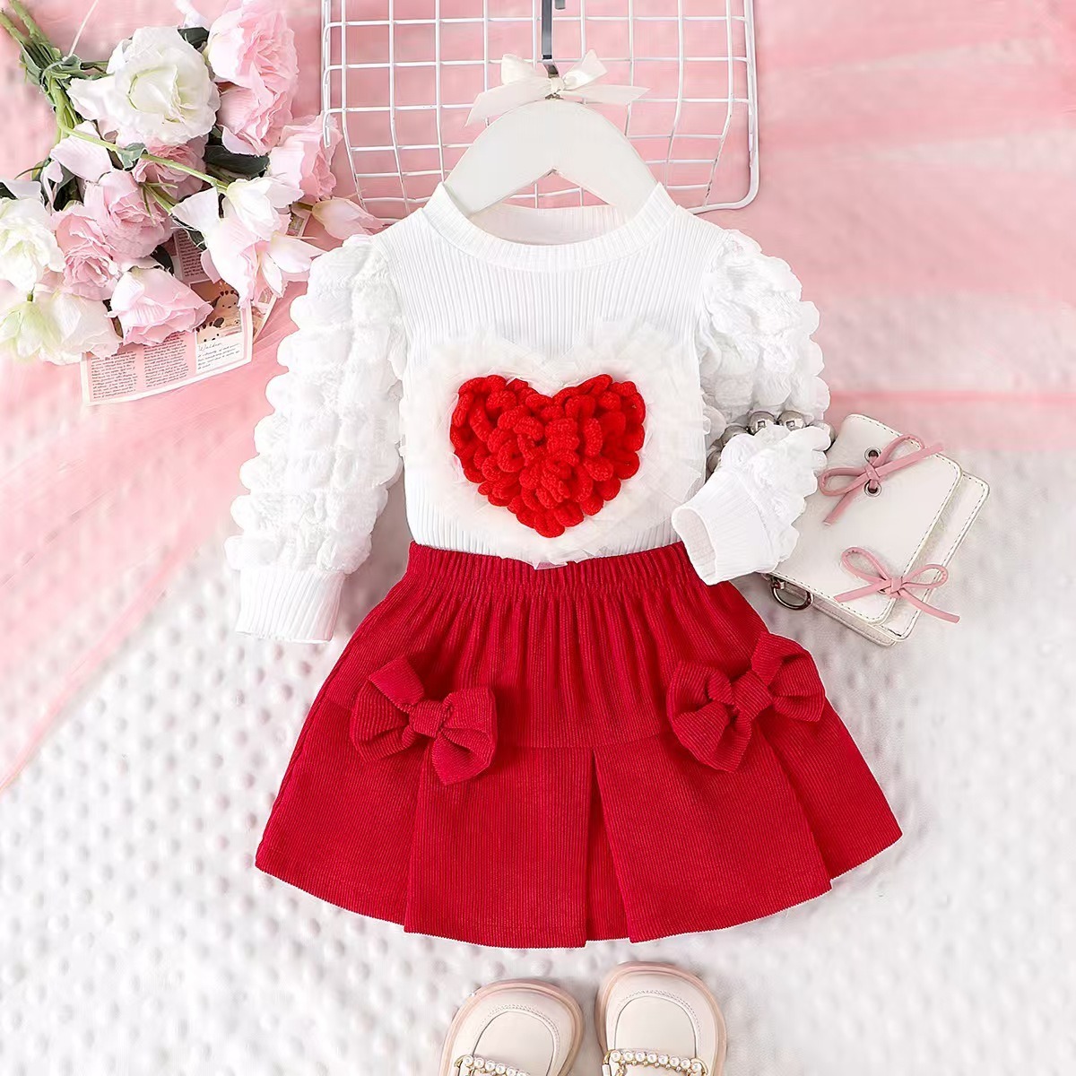 2pcs Heart Top And Flare Pants Outfit