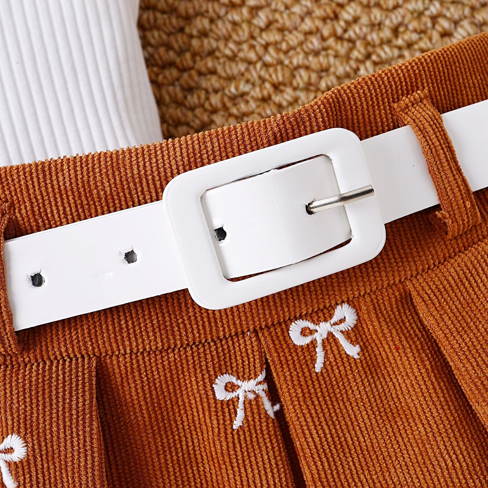 2pcs Toddler Girls White Ribbed Top And Printed Mini Skirt