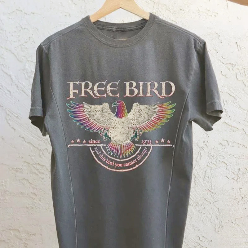 Mom Breastfeeding Nursing T-Shirt - FREE BIRD