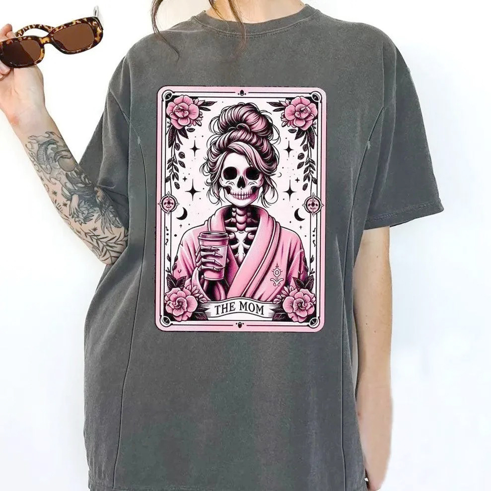 Mom Breastfeeding Nursing T-Shirt - THE MOM