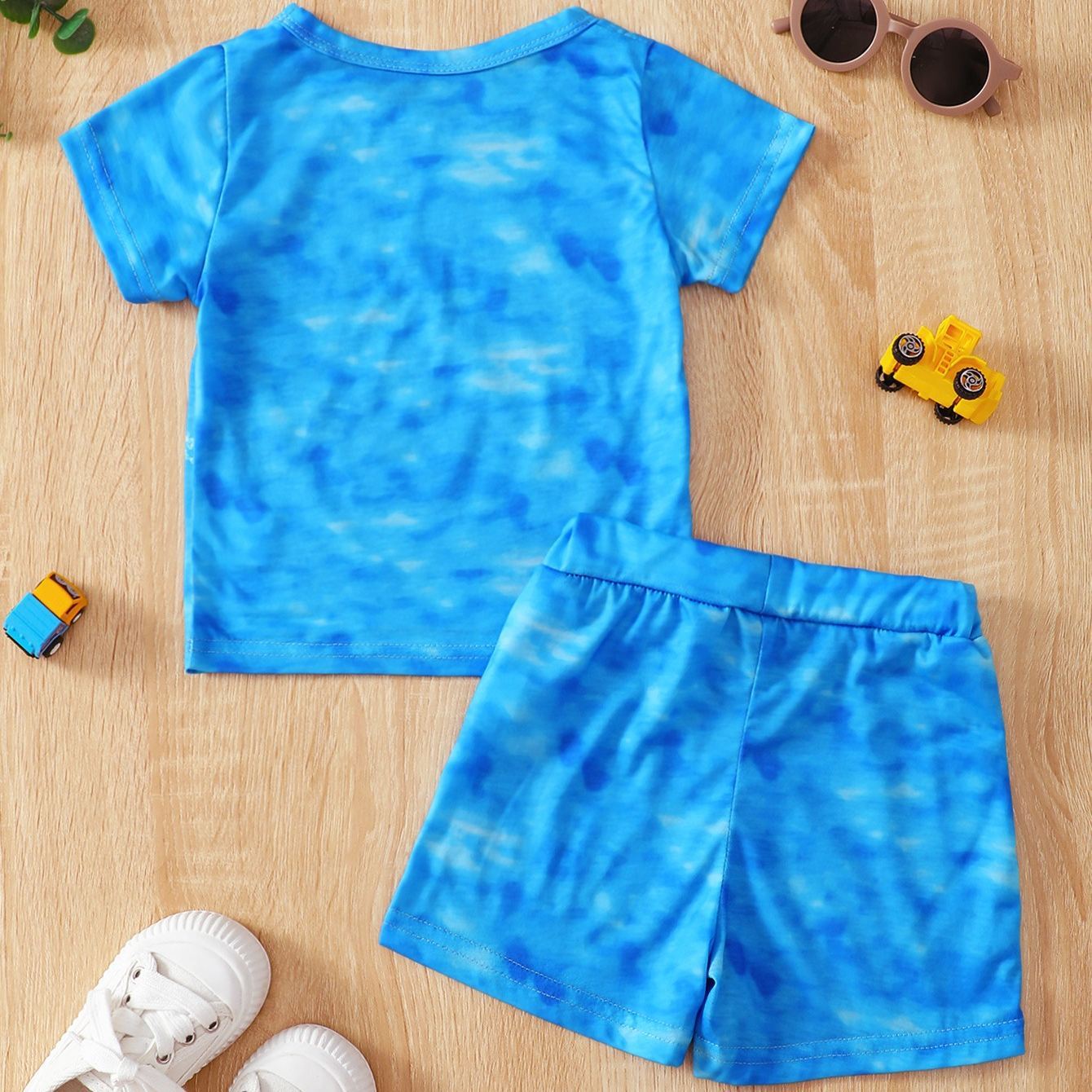 2pcs Toddler Boys Shark & Car Print Casual Shorts Set