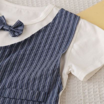 2pcs Toddler Boys Vertical Stripe Bowtie Vest & Shorts
