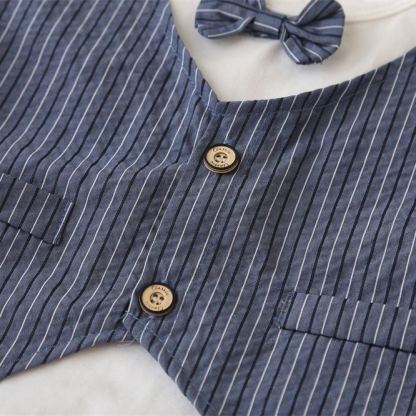 2pcs Toddler Boys Vertical Stripe Bowtie Vest & Shorts