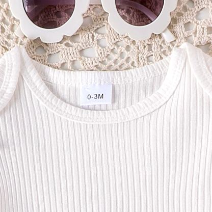 2pcs Baby Girl White Short-Sleeve Onesies & Heart Print Suspenders