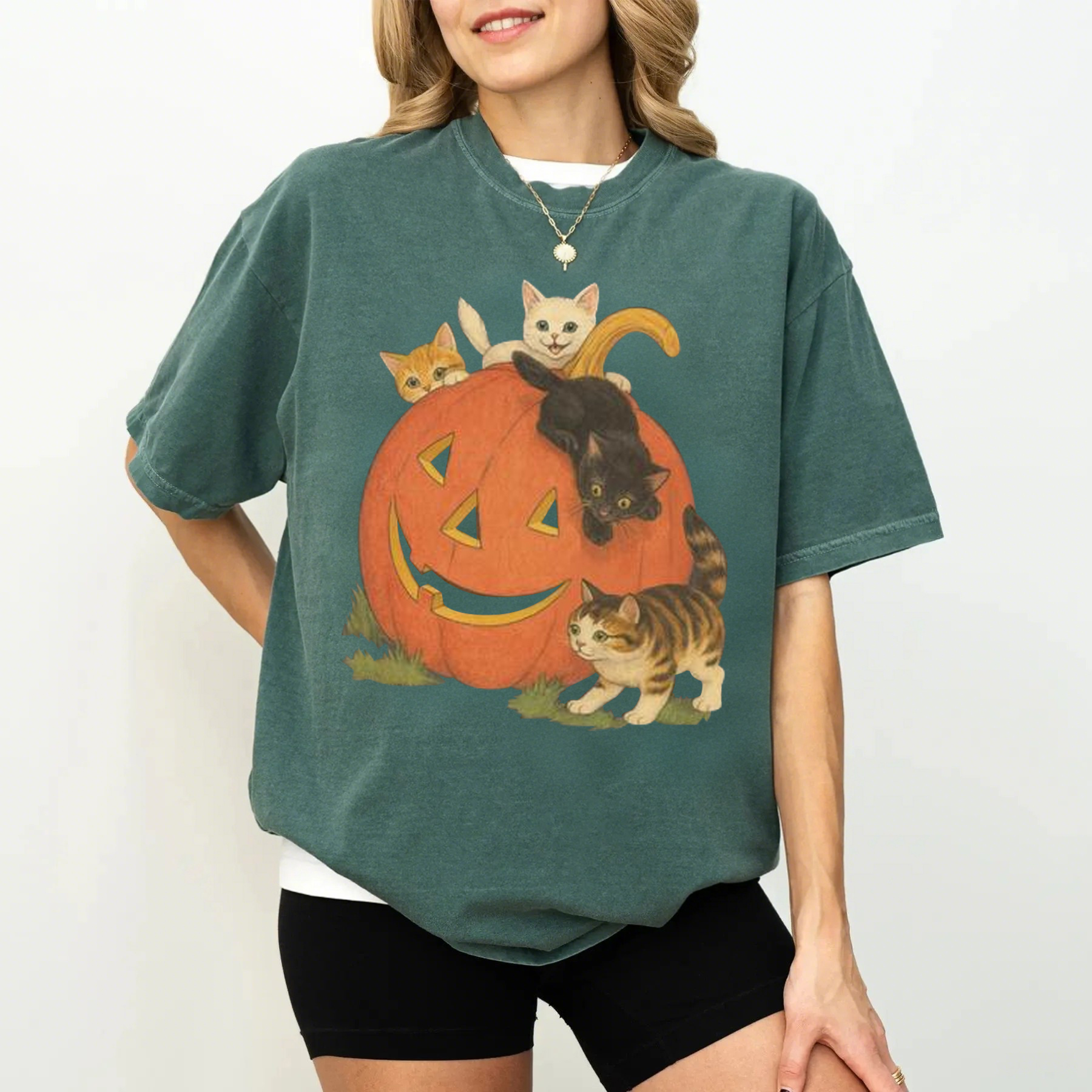 Vintage Cat Halloween T-Shirt