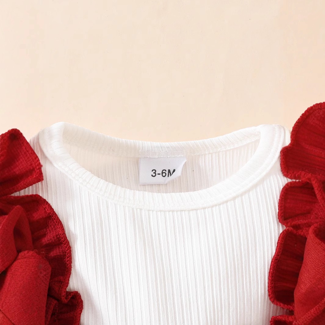 2pcs Baby Girl Heart Jacquard Short-Sleeve Onesies with Bloom Sleeves & Headband