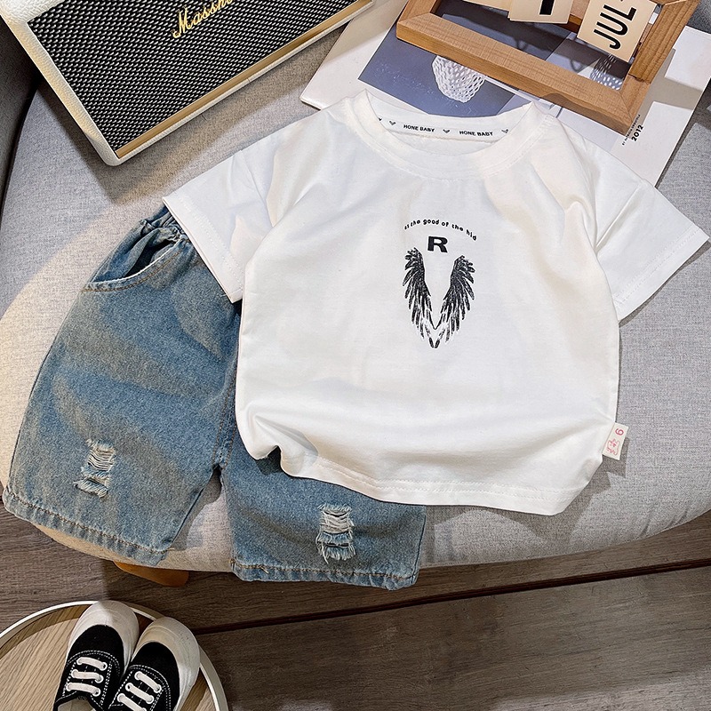 2pcs Toddler Boys Wing Print Short Sleeve Tee & Distressed Denim Shorts