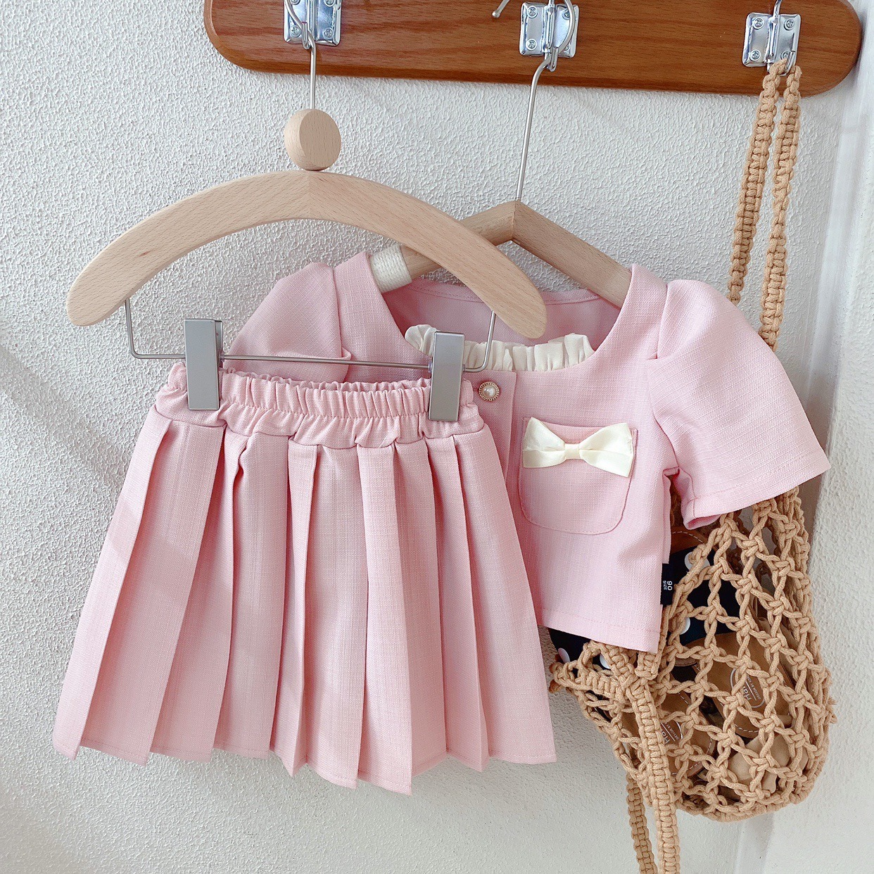 2pcs Toddler Girls Chanel-Style Bow Short Sleeve & Pleated Skirt