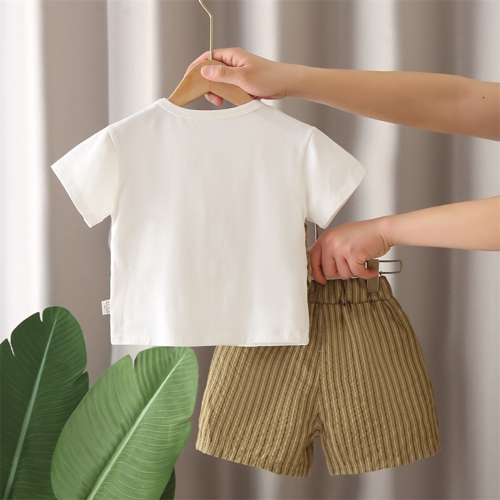 2pcs Toddler Boys Vertical Stripe Bowtie Vest & Shorts