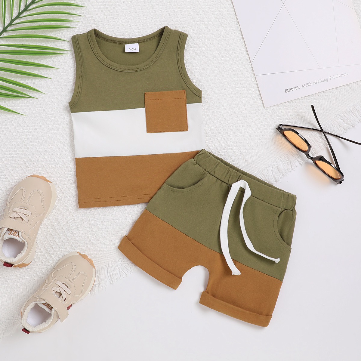 2pcs Toddler Boys Patchwork Tank Top & Roll-Up Cargo Shorts