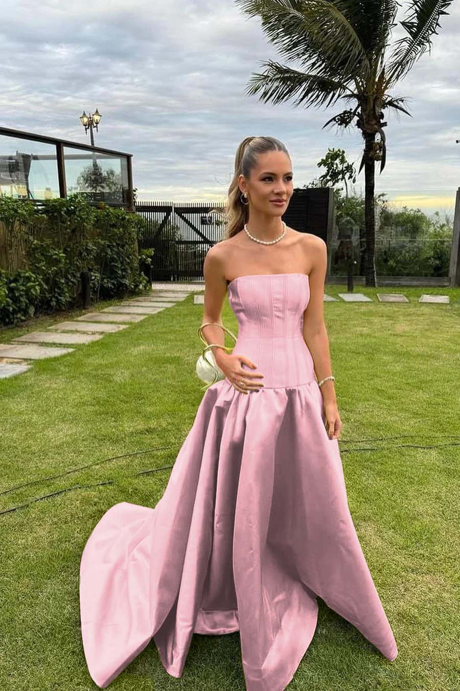 Chic Strapless Sleeveless Bateau Long Prom Dress With Pleated