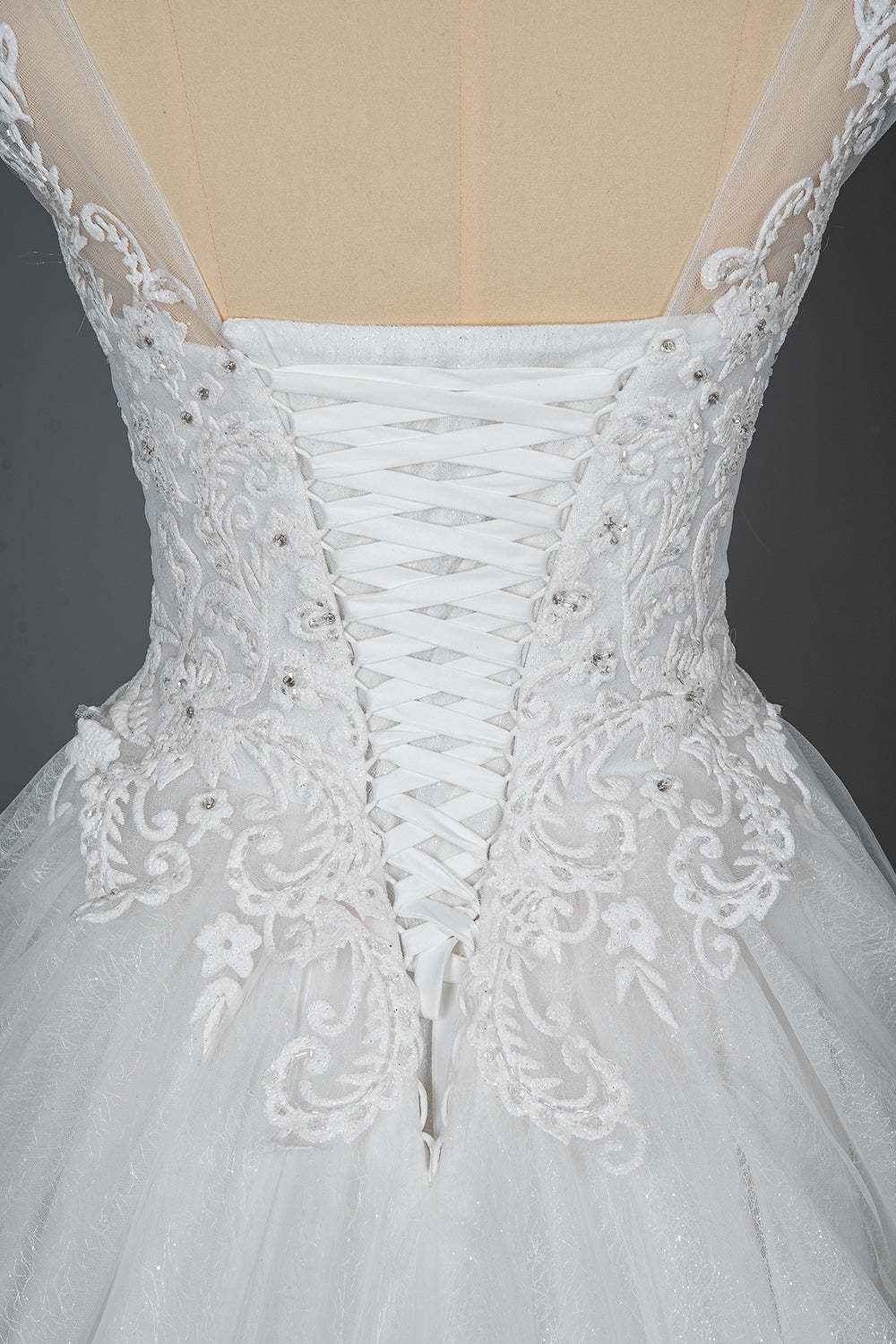 Elegant Cap Sleeve Sheer Tulle Ball Gown Wedding Dress with Lace V-Neck
