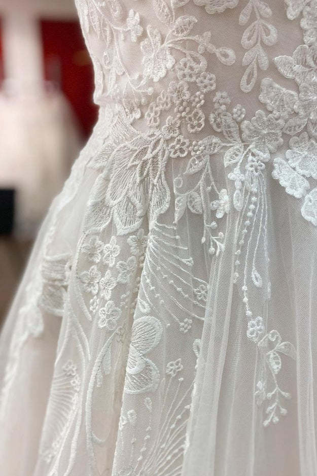 Simple V-Neck Long A-Line Tulle Lace Wedding Dress with Open Back and Appliques