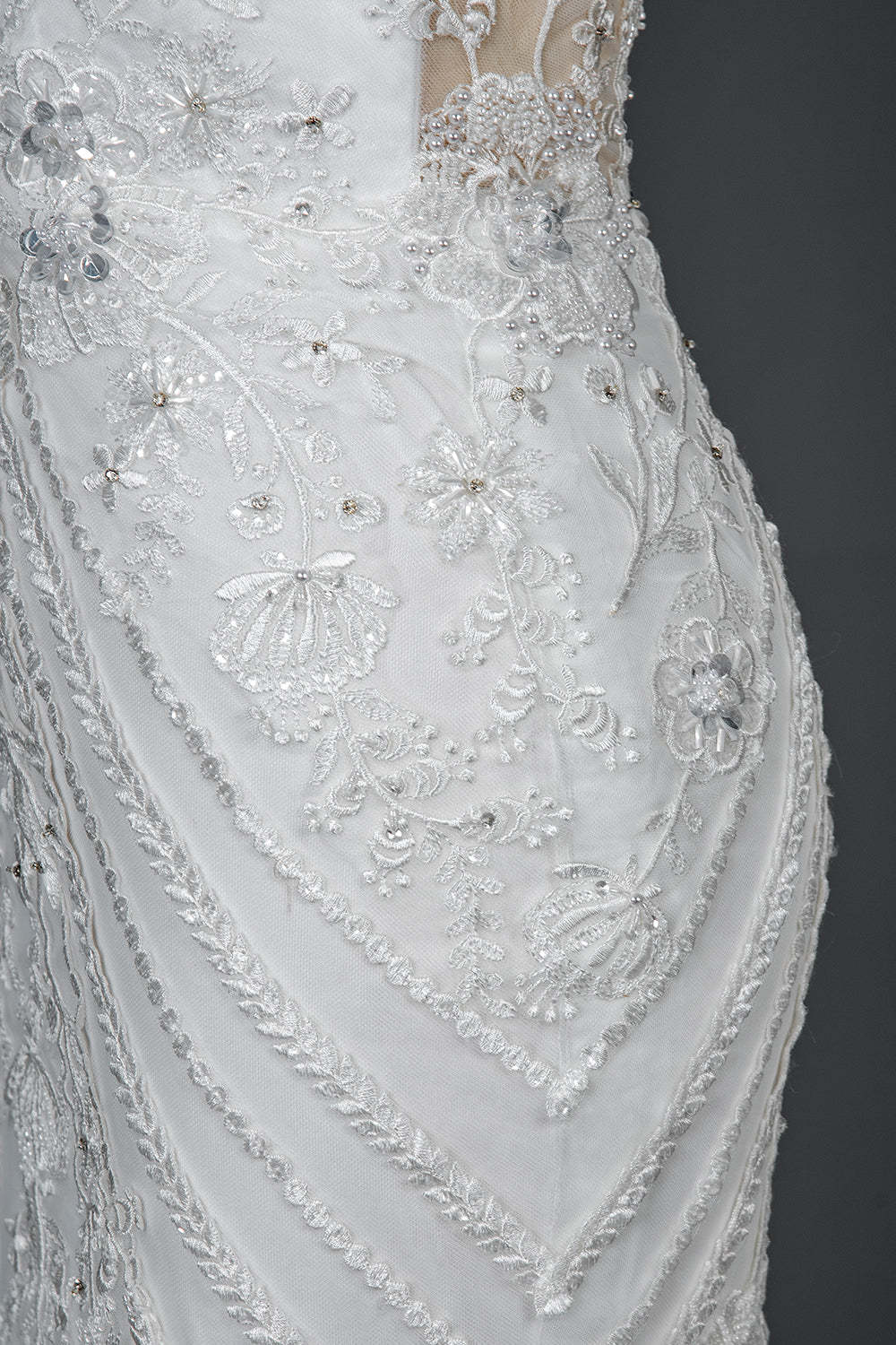 Mermaid Scoop Neck Jewel Wedding Dress with Beadings and Appliques