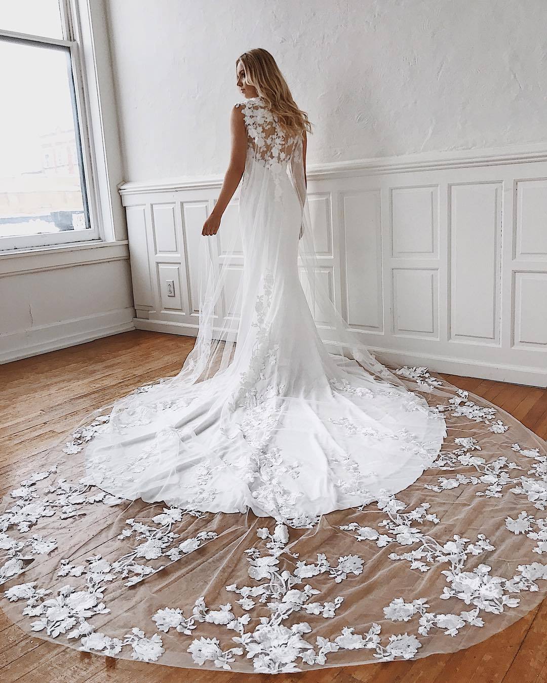 Sleeveless Jewel Lace Appliques Mermaid Wedding Dresses