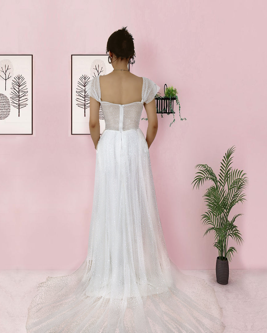 Elegant Long White Spaghetti-Strap Sleeveless Tulle Prom Dress