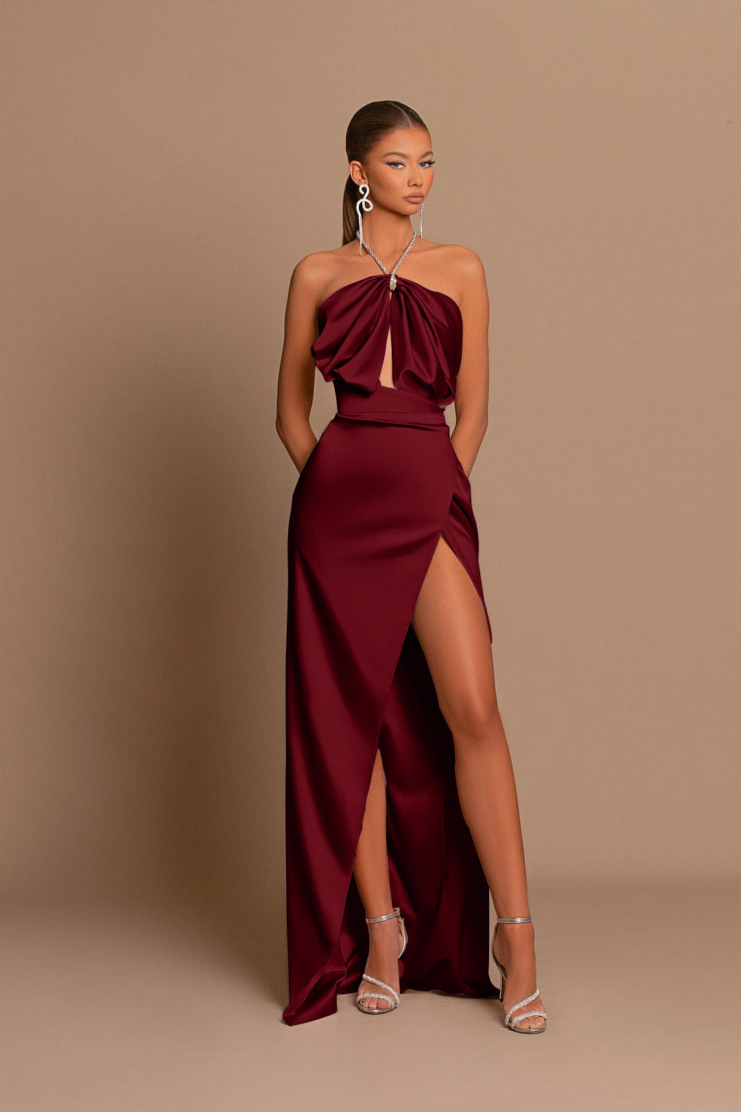 Chic Pink Sleeveless Evening Dress with Strapless Design and Side Slit Pleats