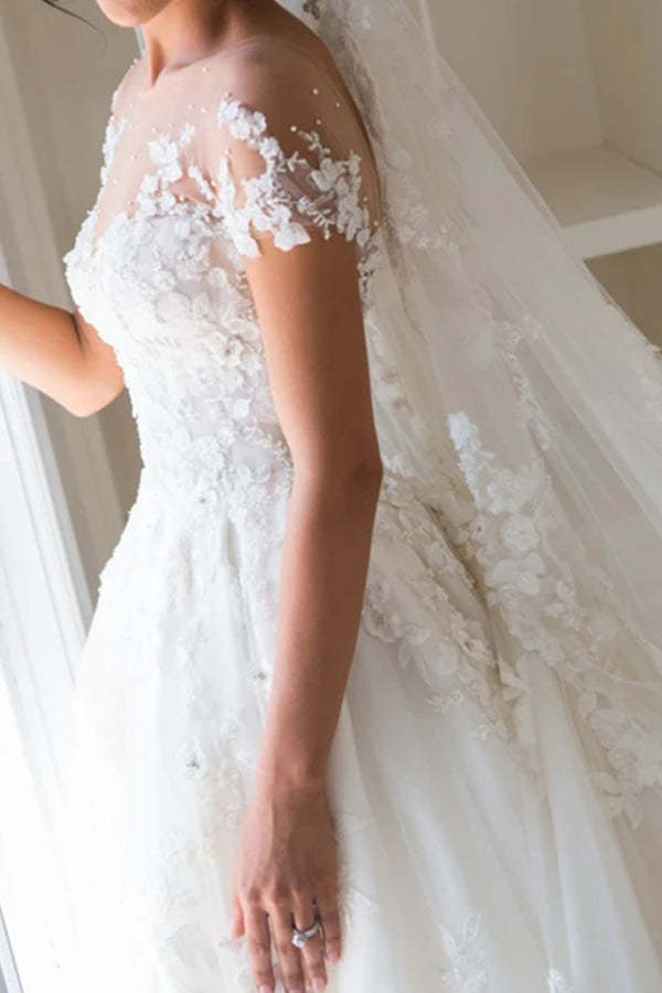 Gorgeous Jewel Neck Beaded Wedding Dress with Tulle and Lace Appliques