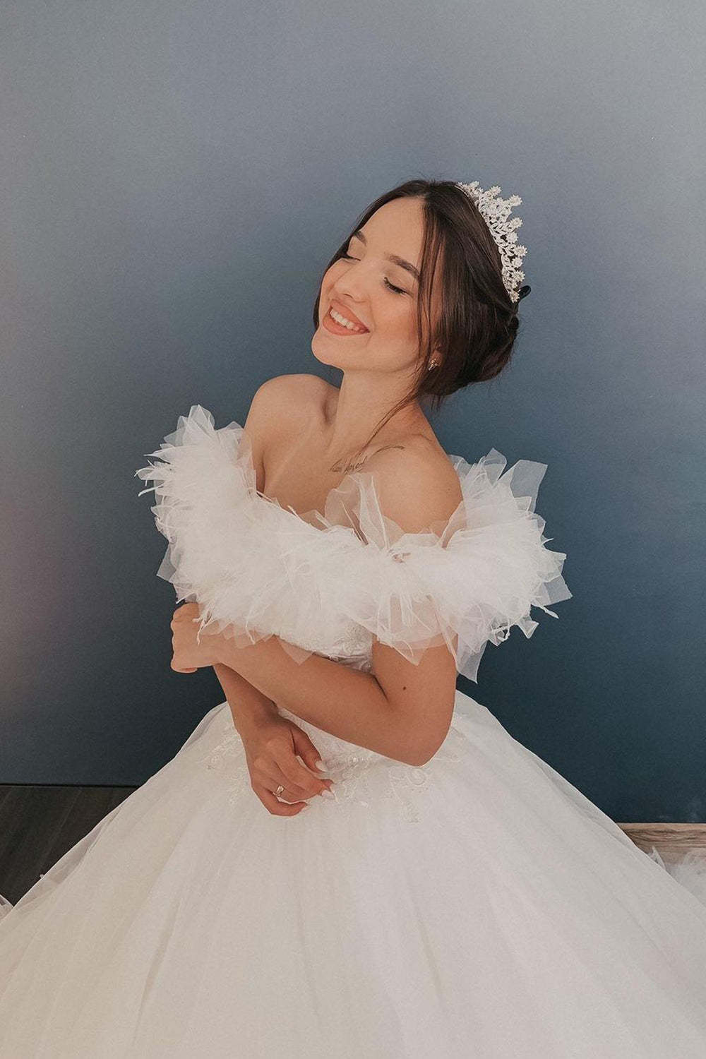 Long Two Piece Wedding Dress With Lace Layers Tulle Short Sleeves