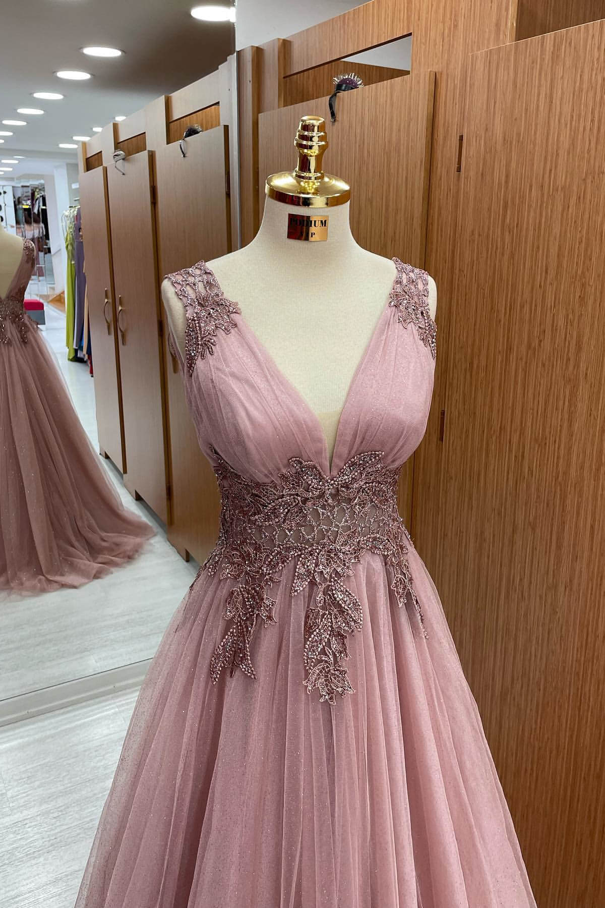 Dusty Pink V-Neck Sleeveless Long Tulle Prom Dress with Appliques