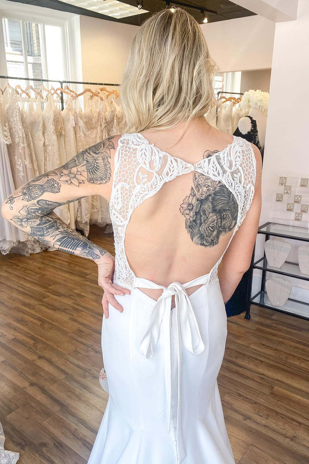 Glamorous A-Line Wedding Dress Spaghetti-Straps With Lace Appliques