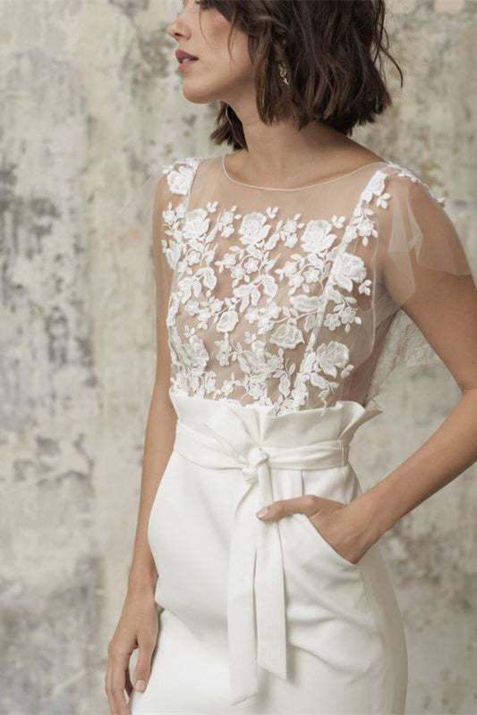 Bateau Neck Short Applique Wedding Dress with Belt and Pockets