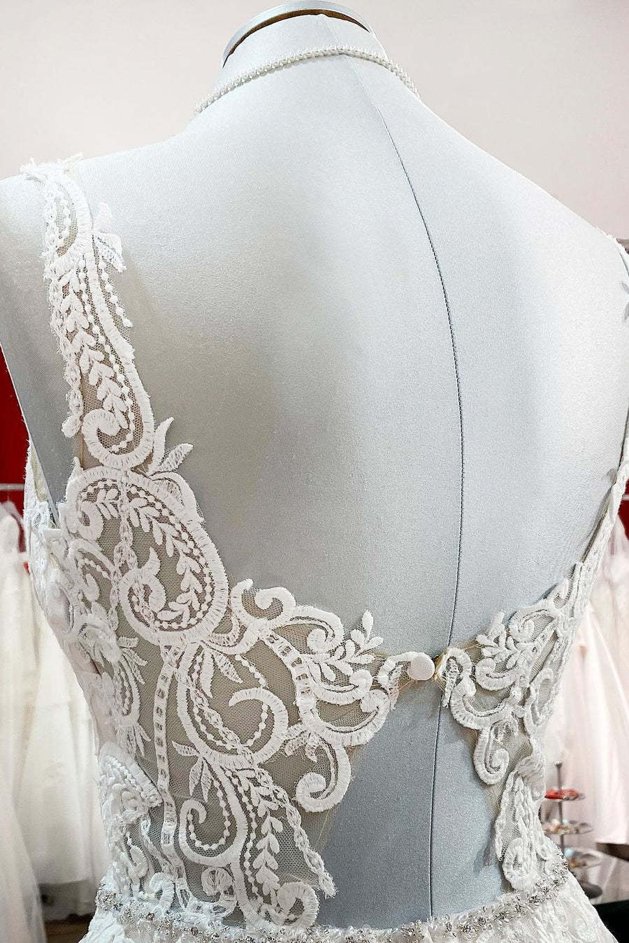 Elegant Sweetheart Long A-Line Tulle Wedding Dress with Ruffles