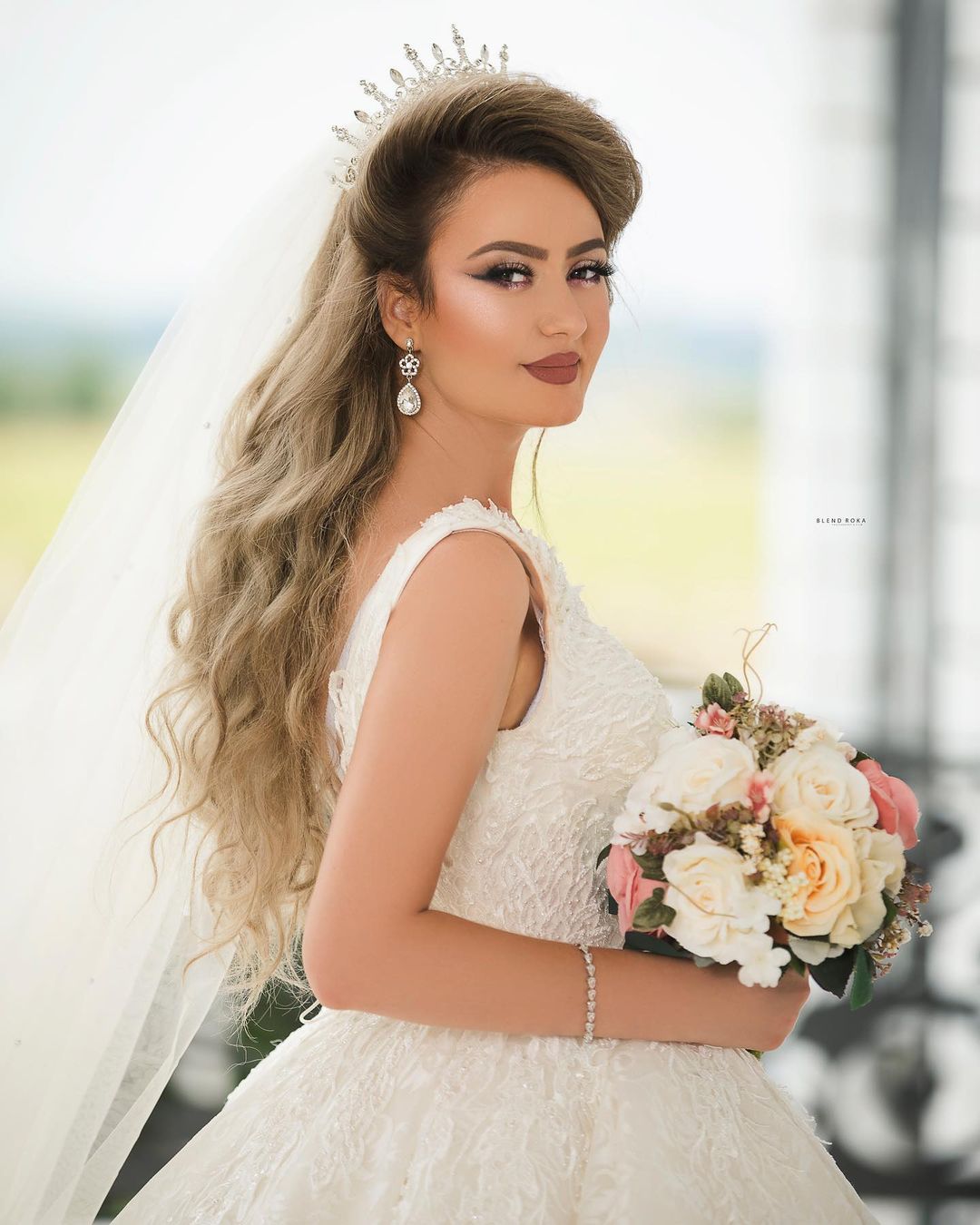 Long Princess V-Neck Wedding Dress with Tulle Lace