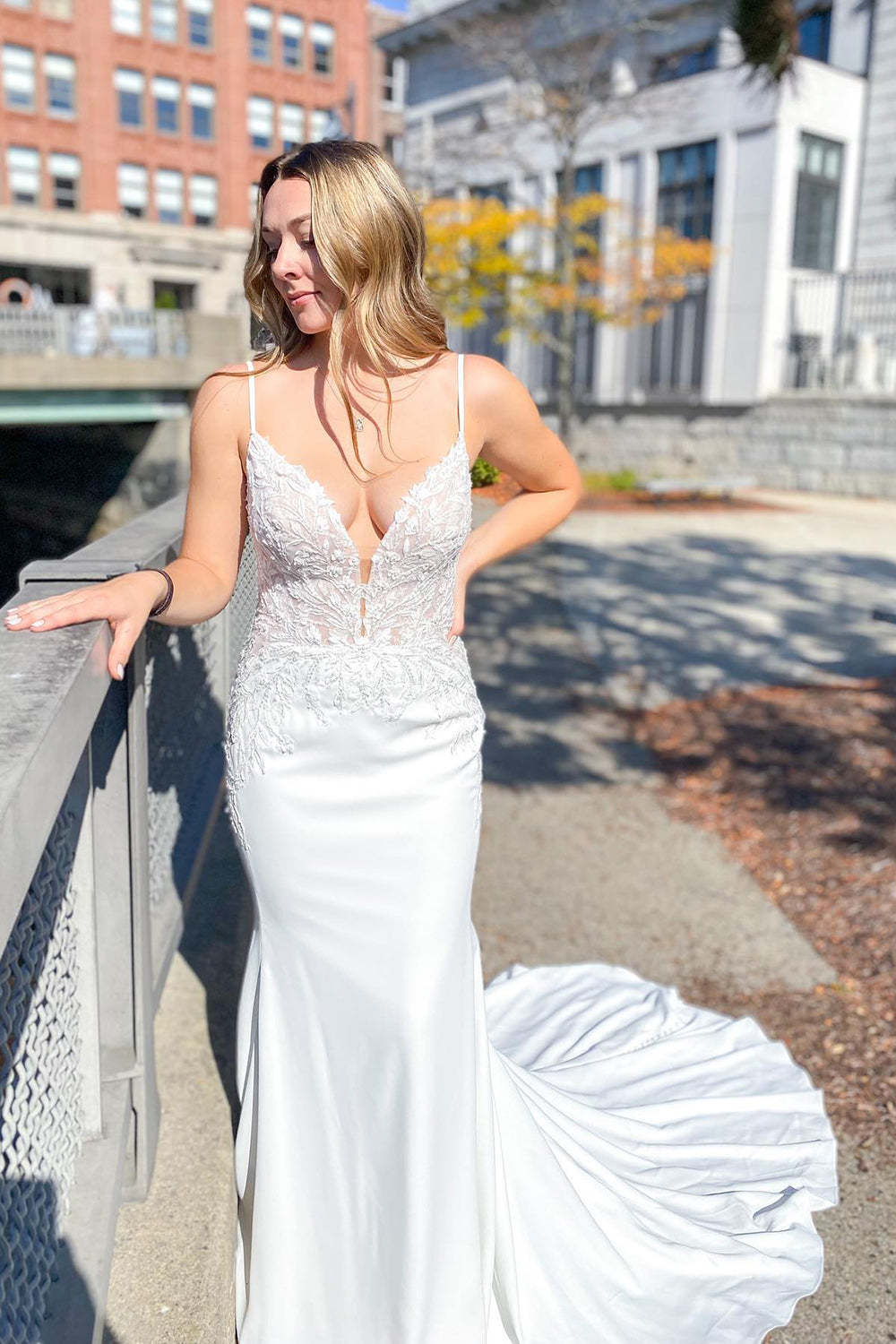 Modern Mermaid Wedding Dress Spaghetti-Straps Sweetheart Open Back Lace Appliques
