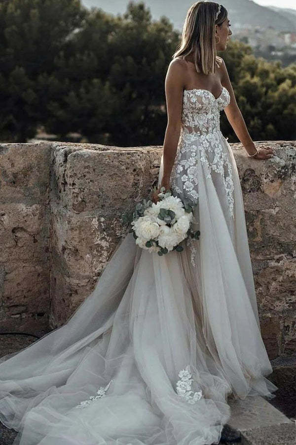 A Line Sweetheart Ivory Tulle Beach Wedding Dress With Appliques