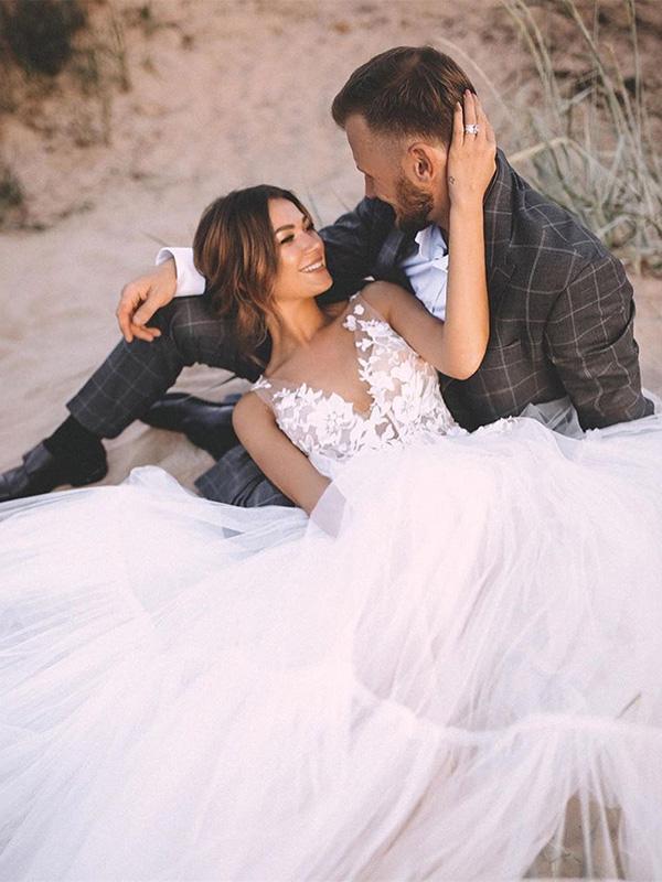 A-line White Tulle Wedding Dresses With Appliques