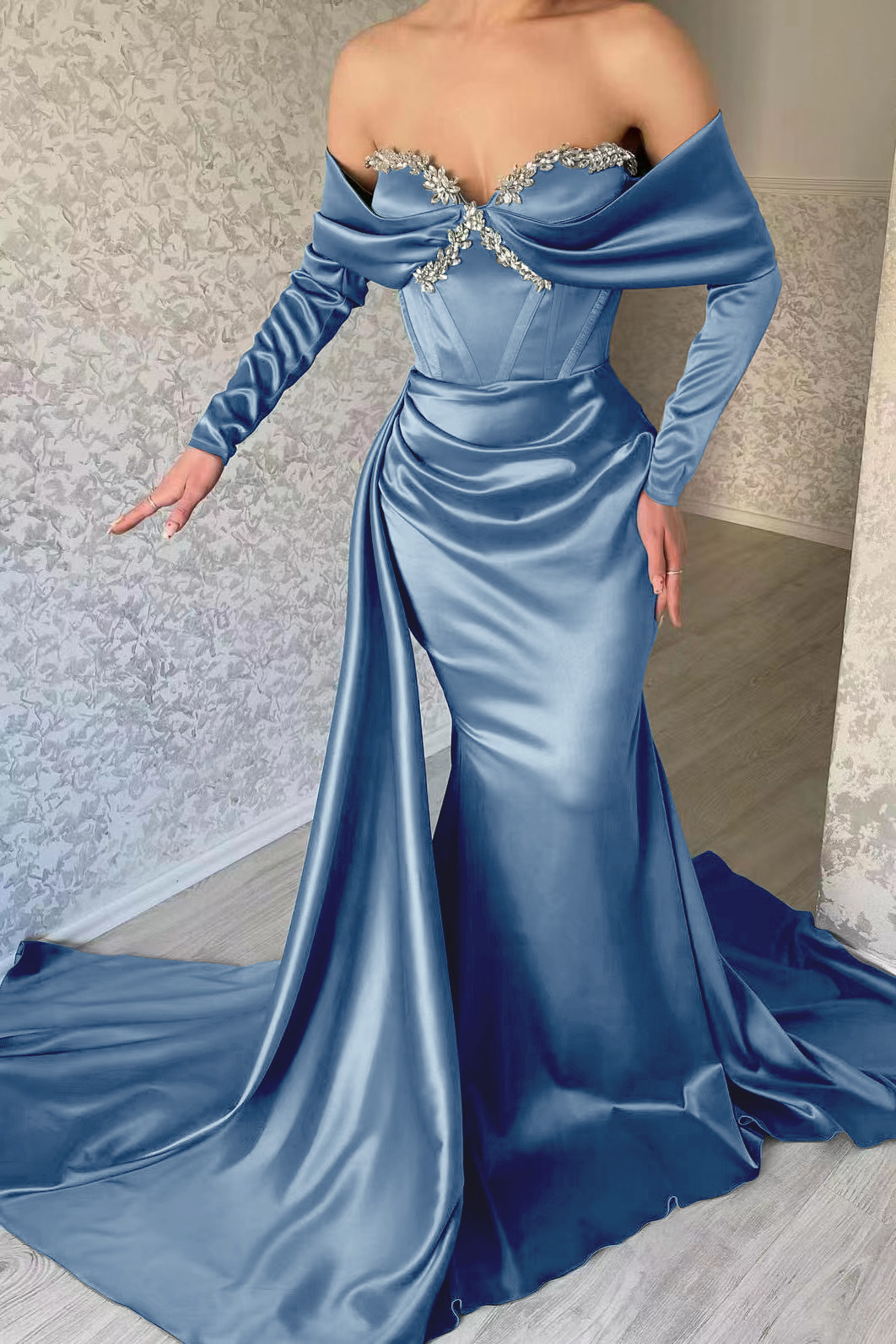 Gorgeous Sweetheart Portrait Long Sleeves Mermaid Prom Dress With Rhinstone Ruffles